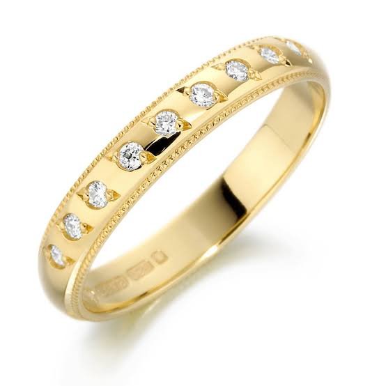 Moissanite ring in Diamond